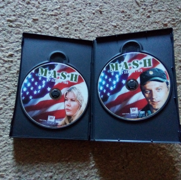 M*A*S*H The Complete First Season 1 (3 Disc DVD Set) - Picture 7 of 9